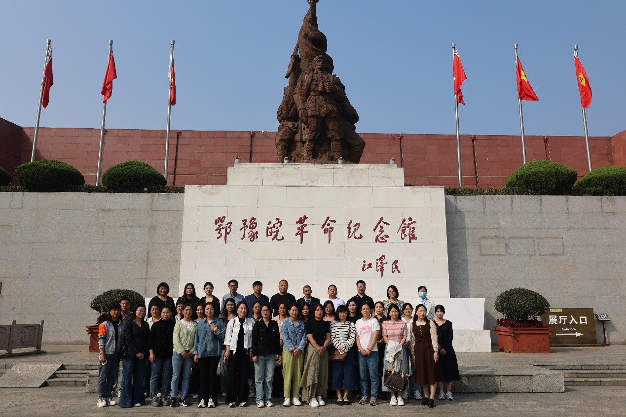 太阳成集团tyc33455举办“国培计划”平舆县初中语文骨干教师研修班综合实践教育活动